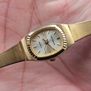 Vintage Helbros Ladies Wristwatch Gold Tone Quartz Analog Wrist Watch